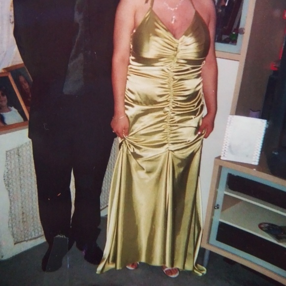 Olive green prom dress - Picture 1 of 1